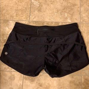 Lululemon Speed Up Shorts 2.5